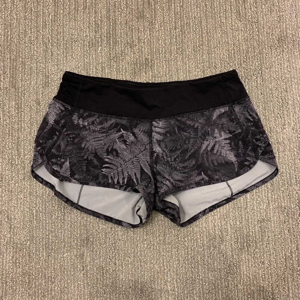 Lululemon Speed Up 2.5” Size 6: RETIRED PATTERN